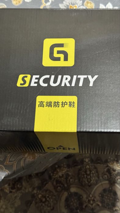 Продаеться сапоги оргинальный