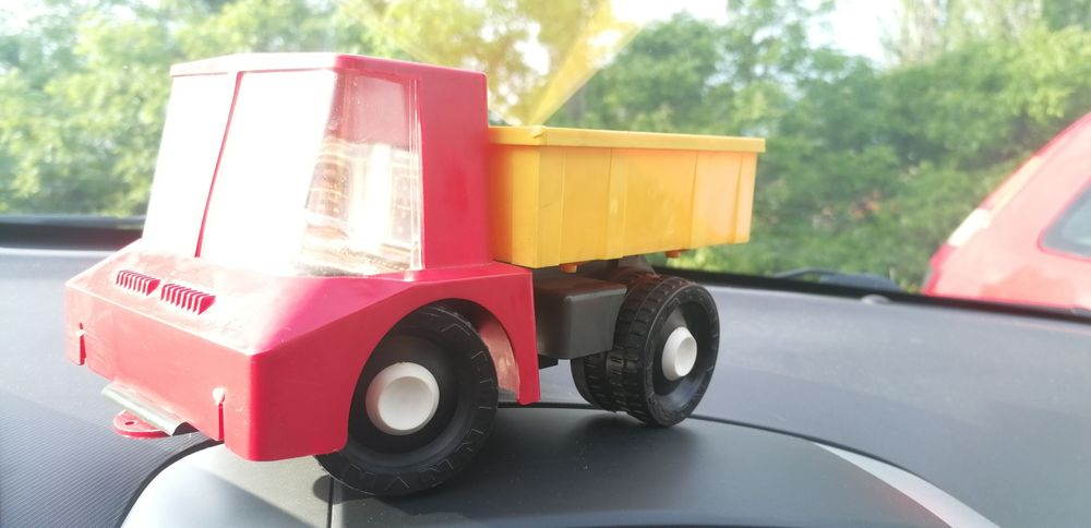 Продавам Соц Камйонче