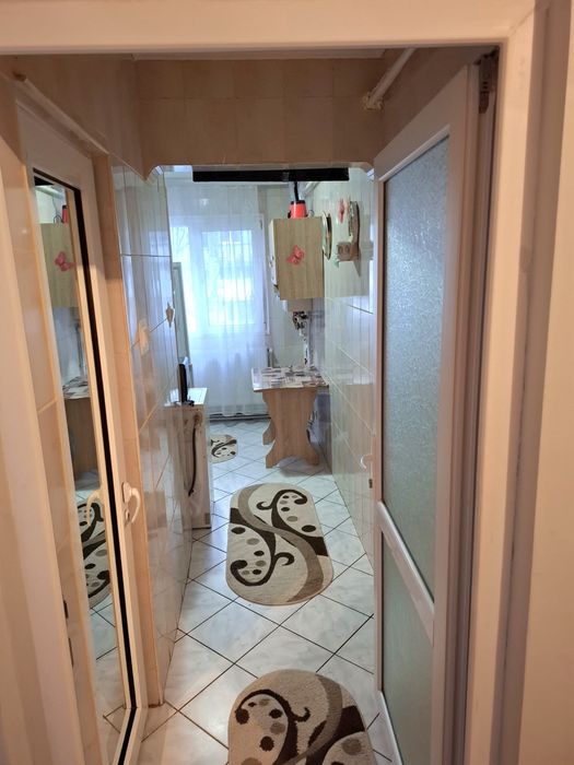 Vand apartament decomandat