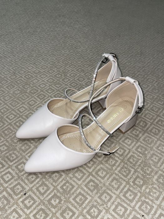 Новые туфли в нежном оттенке