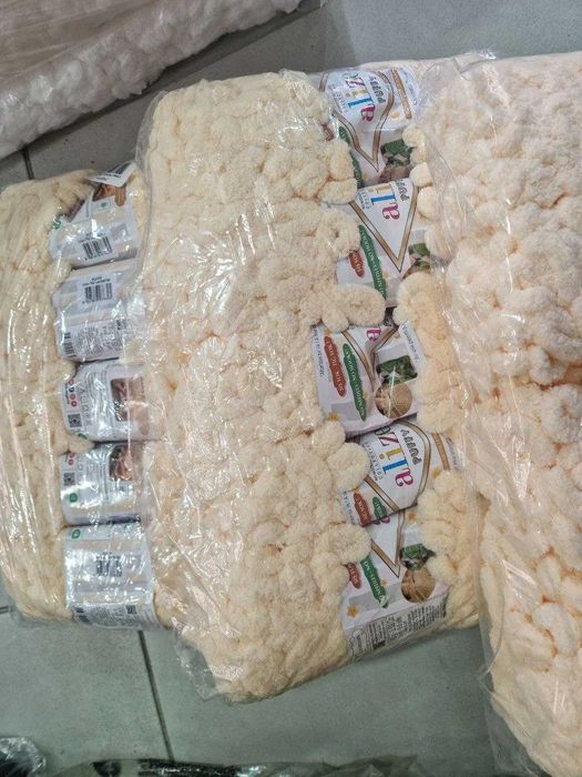 Продавам прежда ALIZE PUFFY на пакет