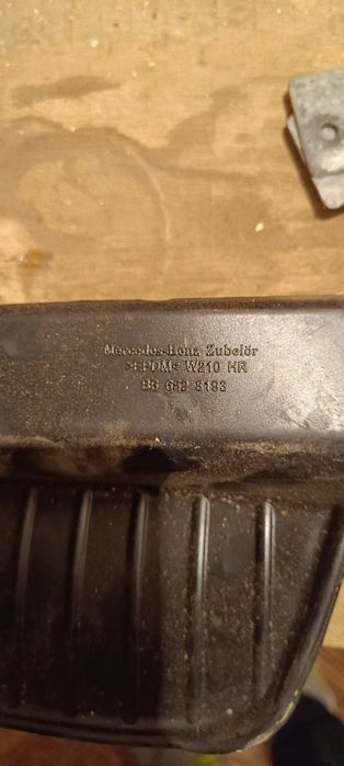 Продам брызговики на Мерс 210
