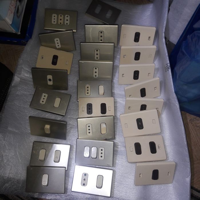 Intrerupatoare 220v extern-intern ,senzor si suport spot filet