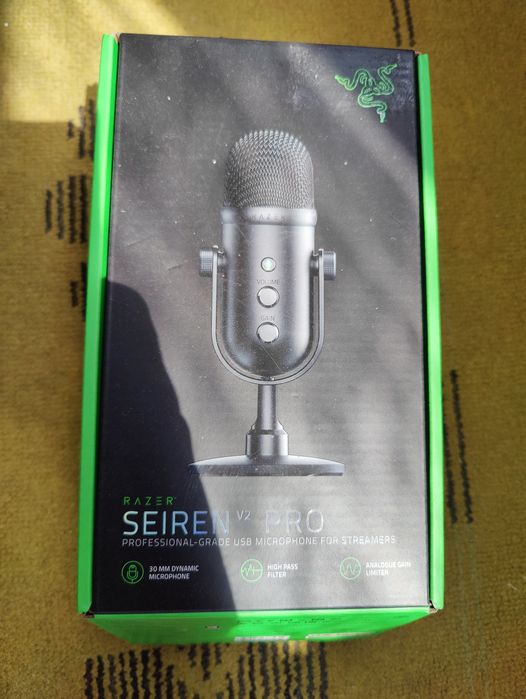 Микрофон razer seiren V2 Pro