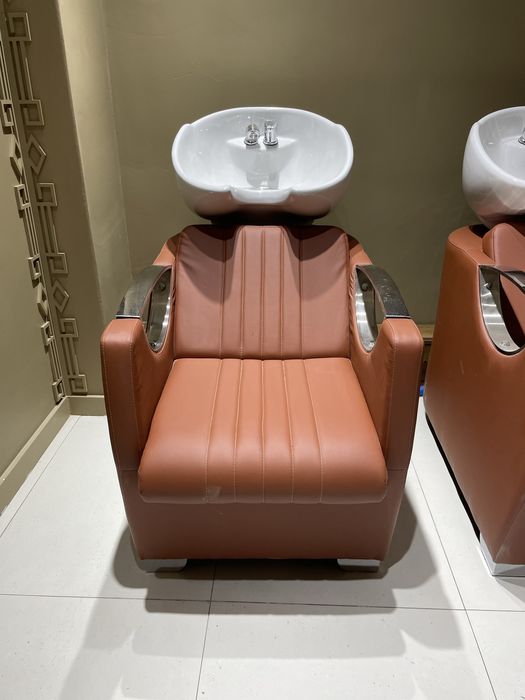 Кресла для стрижки и мойки головы