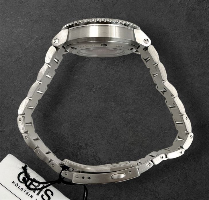 Oris Aquis Date "Upcycle" (36.5 мм) чисто нов фул комплект