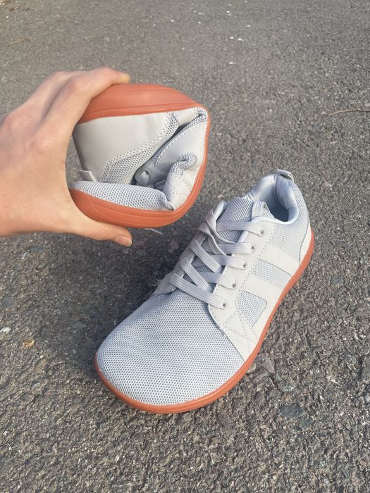 Босоногие обувь/кроссовки.