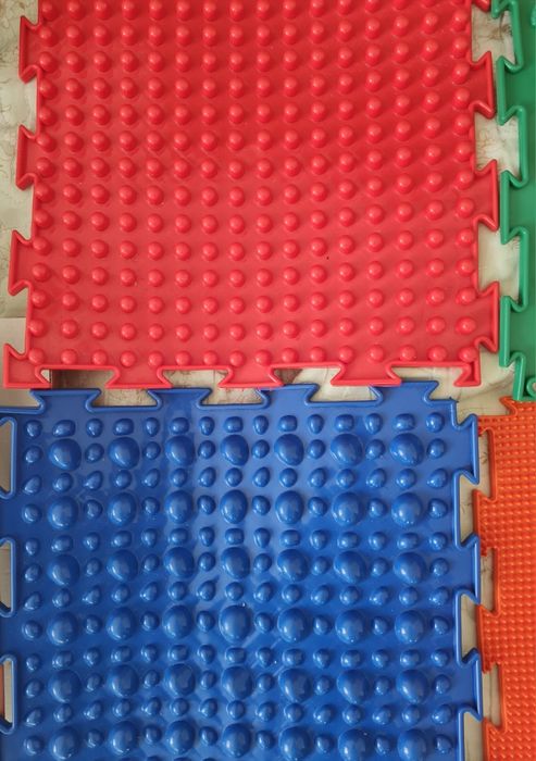 Продаю детскую массажный коврик