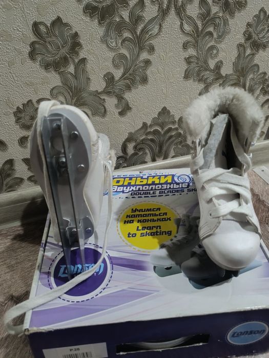 Продаю детские коньки