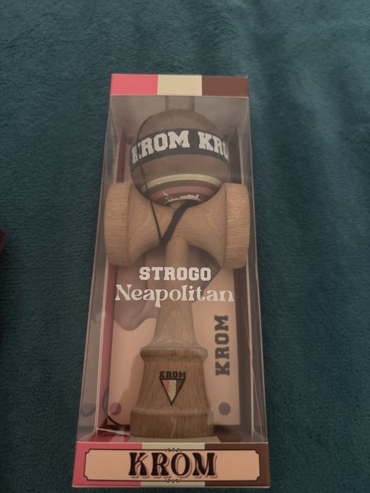 Kendama krom strogo napolitan chocolate