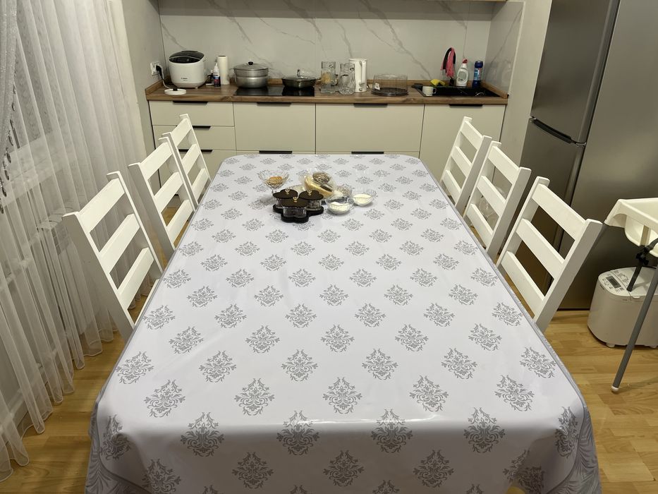 Продается стол и стулья