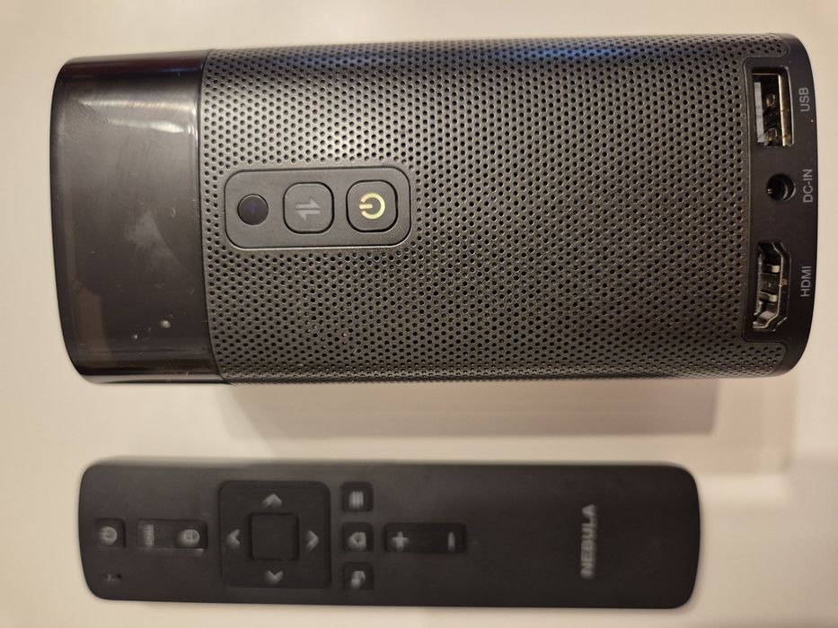Mini proiector Anker Nebula Apollo, Android TV, 200 Lumens