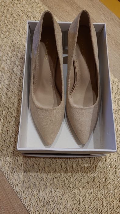 Pantofi bej (nude) 39