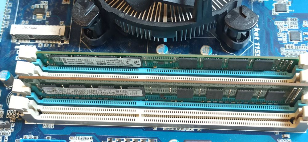 Kit Gigabyte (Z77)+ i5 + 6G RAM