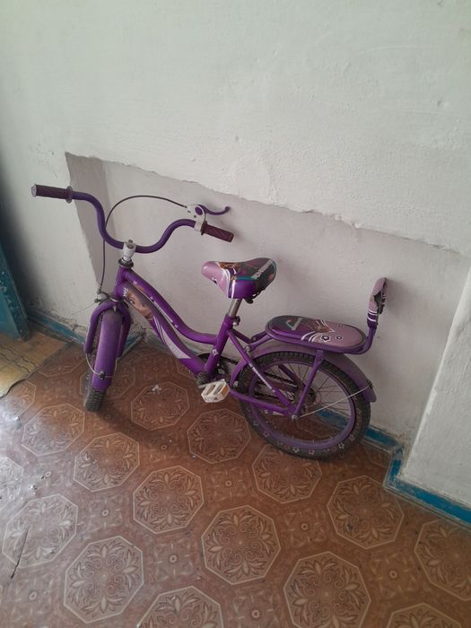 Продам детский велосипед возраст 3-6 лет