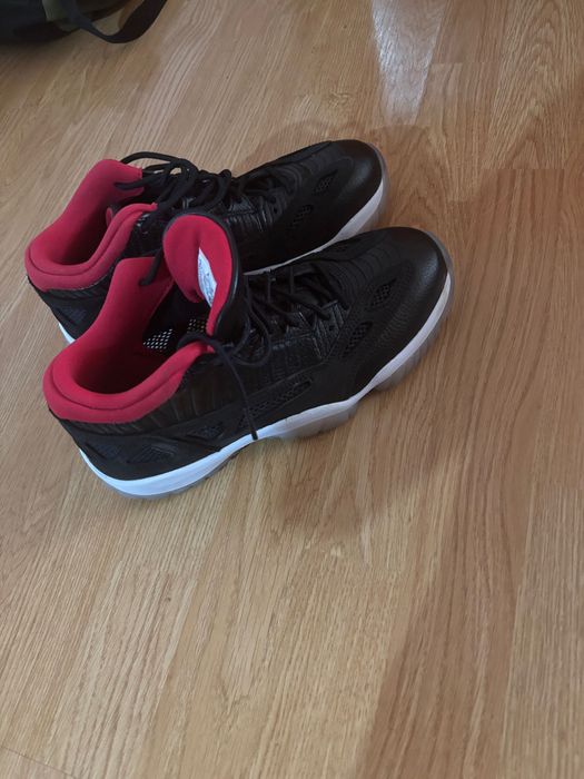 Adidasi jordan 11 low,mărimea 41 stare impecabila nu au fost folositi