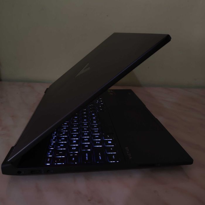 Noutbuk / Laptop / RTX 4050 AMD 8645HS / HP VICTUS 15