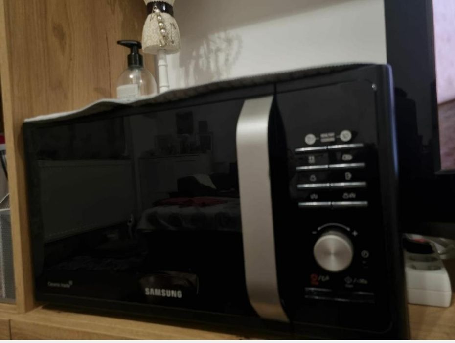 Cuptor cu microunde