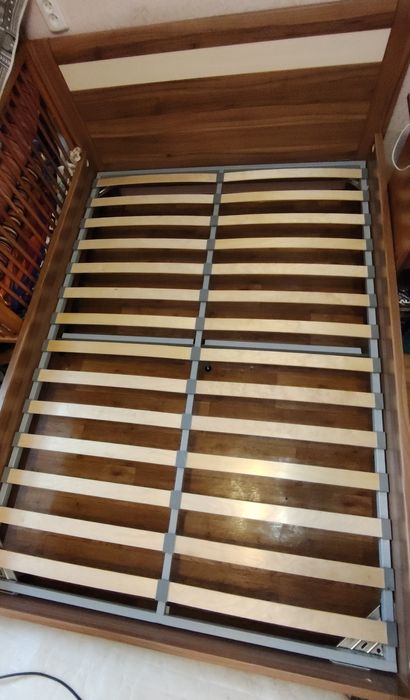 Продам двухспальную кровать