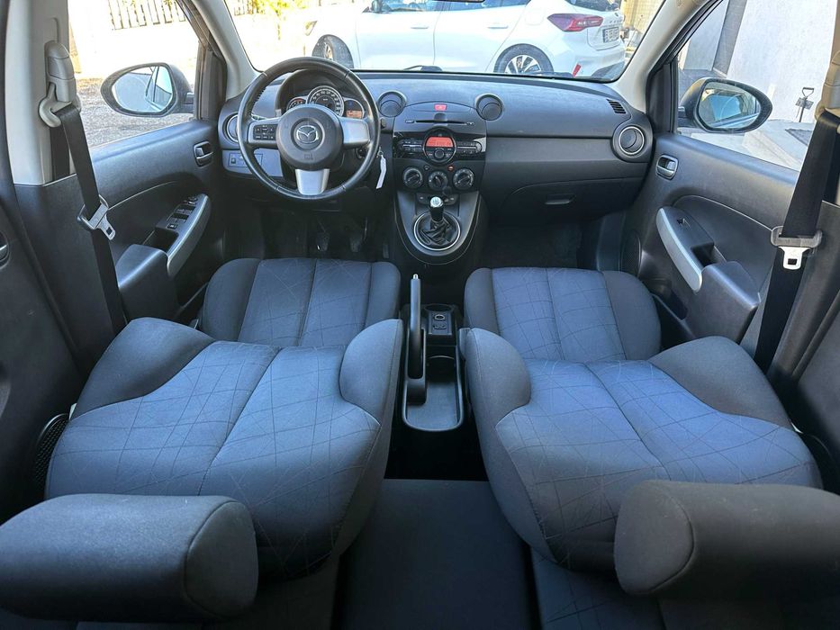 Mazda 2 2011 • 1.6 CD • EURO 5 • Climă • Rate • Garanție