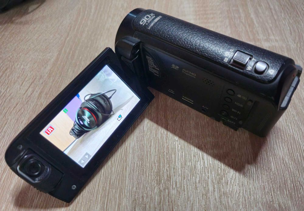 Cameră video Full HD HC-W580 + trepied și card SD 128 GB