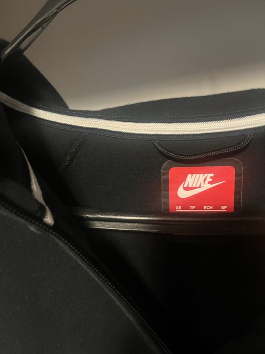 Оригинален nike tech fleece