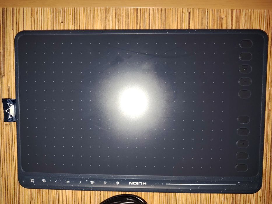 Графичен таблет HUION HS611