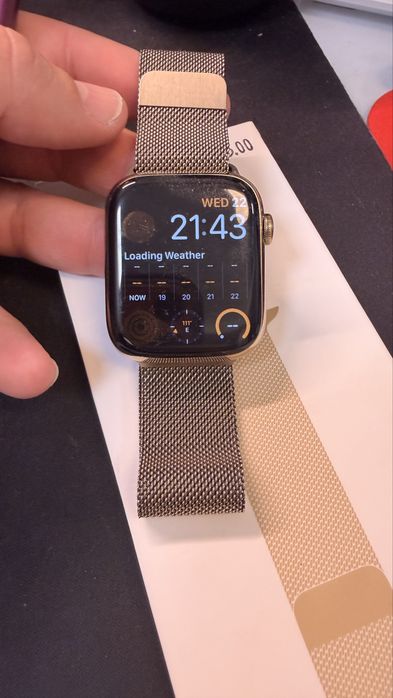 Apple Watch Series 8 45mm Gold Stainless Steel Case SS + Milanese Loop