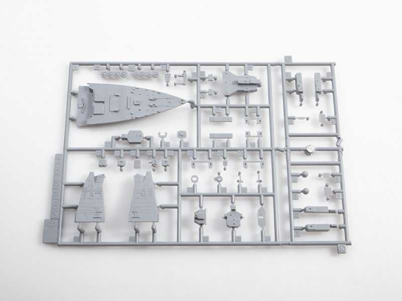 Сборная модель-Российский Атомный Крейсер "ПЁТР ВЕЛИКИЙ" масштаб 1:700