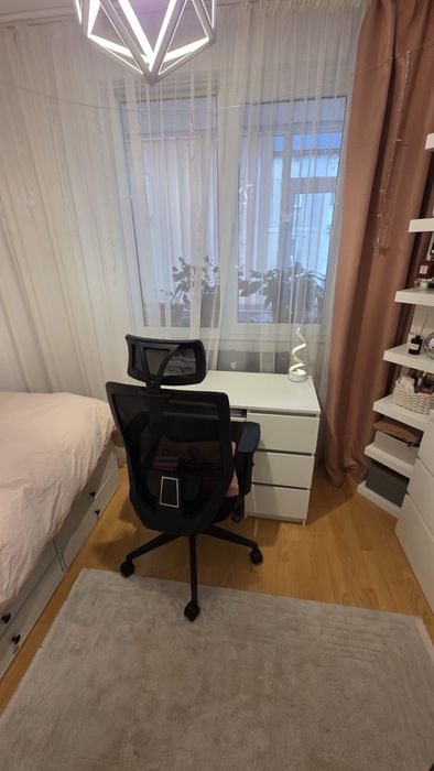 Închiriez apartament 4 camere în zonǎ centralǎ, Piatra Neamț