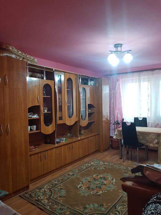 Vand apartament cu 2 camere