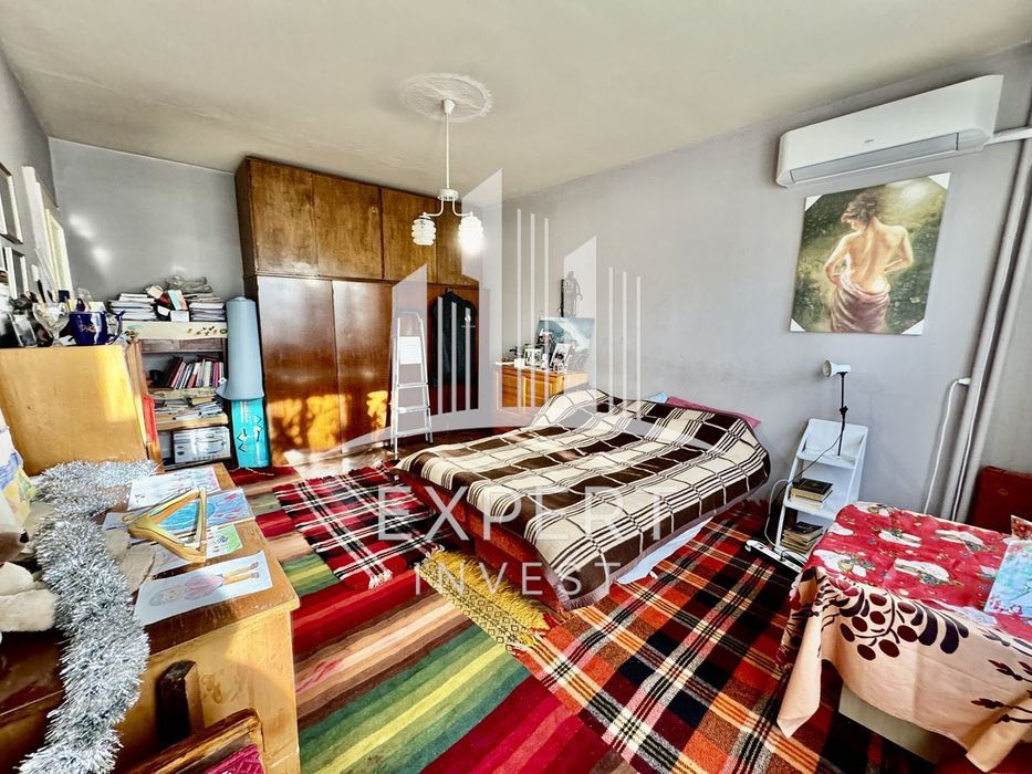 Дава се под наем Четиристаен апартамент в Варна, Цветен квартал - 85 кв.м за 158597.76 € - Снимка #5