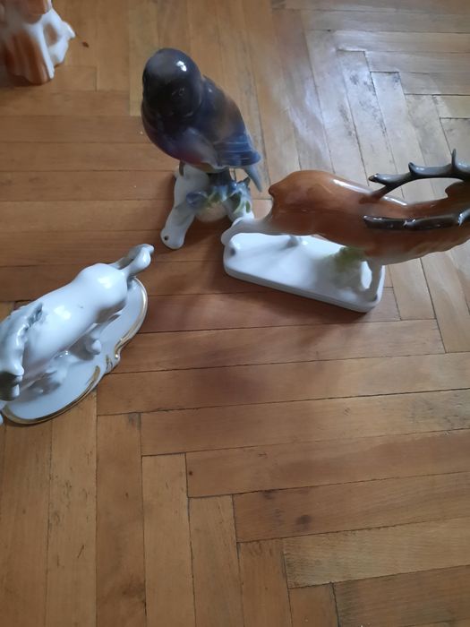 Vând bibelouri vechi