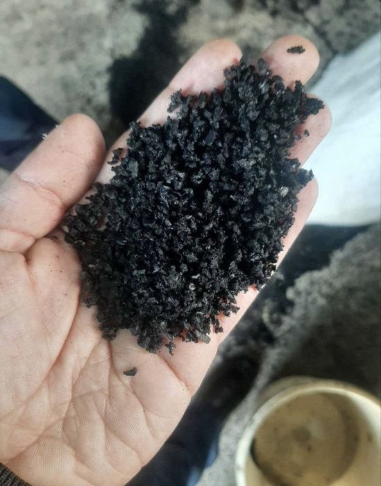 Rezina granula stadion gazon uchun