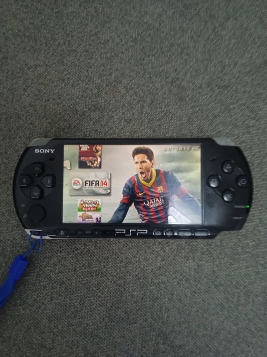 PSP 3004, modat, card 8 GB inclus