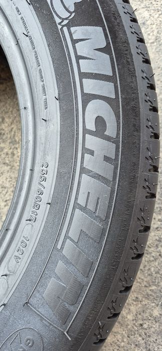 4 anvelope vara 235/60/17,doua Nexen,doua Michelin.Pretul este pe bucata.