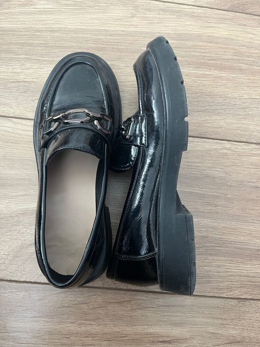 Туфли, можно в школу 38 размер