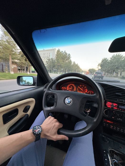Bmw E36  320 Kabanchik Sotiladi (srochna)