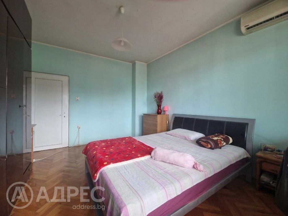 Тристаен апартамент, Център, 82 кв.м., ет. 5, ТЕЦ, тухла, обзаведен