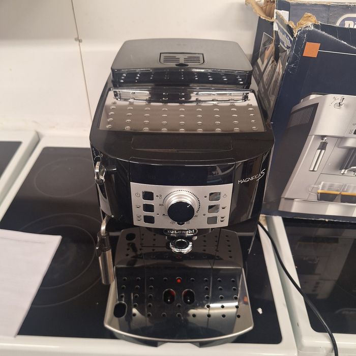 Кафе машина Delonghi Magnifica S внос от Германия