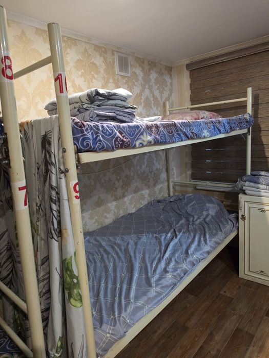 Продам двух ярусныи кровать