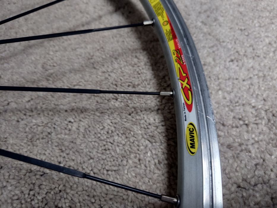 Roata cursiera și roata spate boost 148 tubeless
