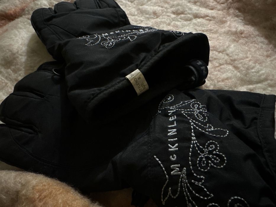 Дамски ръкавици McKinley