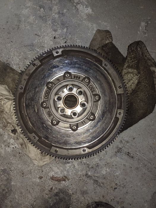 Volanta cu ambreiaj vw golf 6 1.6 tdi