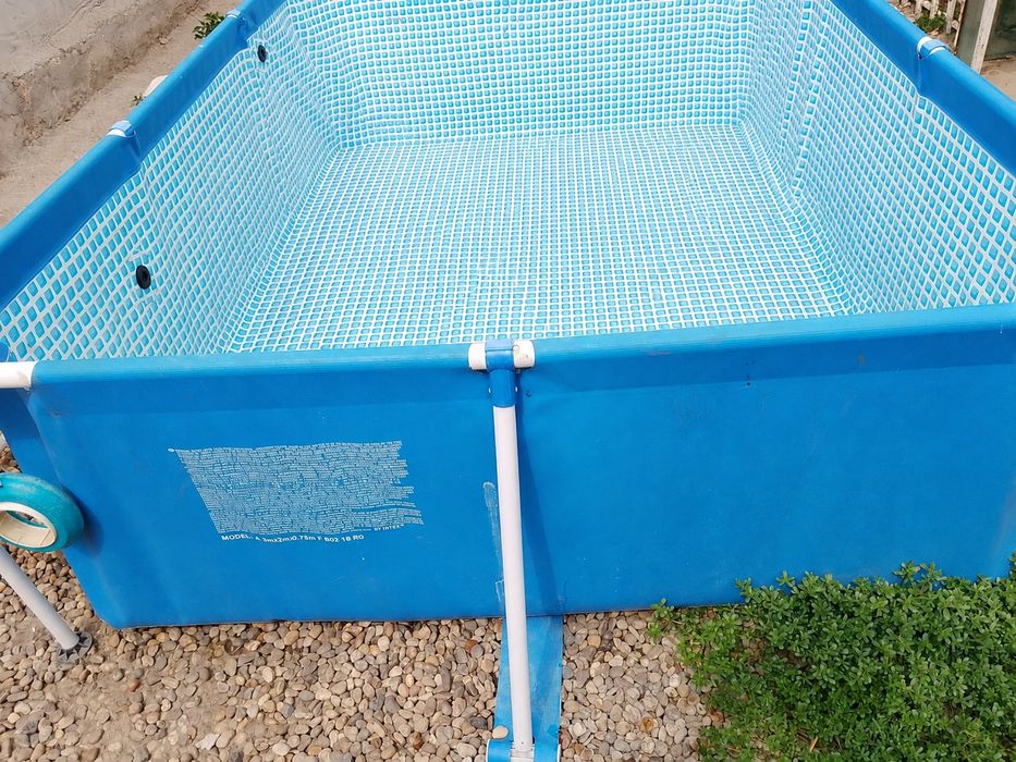 Vand piscină în stare buna