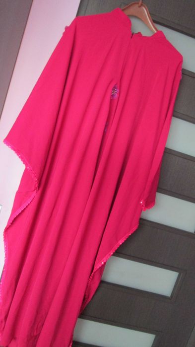 rochie rosie  lunga   deosebita