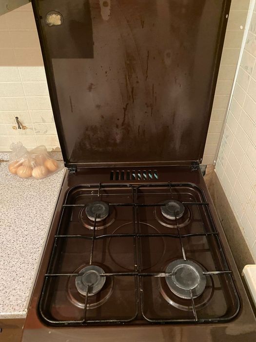 Продам газовую плиту