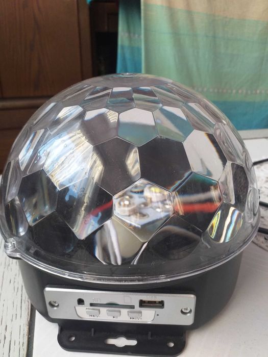 Vand Proiector RGBW 2X Par Led si un Disco Magic Ball