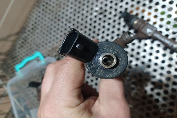 INJECTOR MOTORINA  1.9 DCI  8200100272 0445110110B MX1253 Renault Lag
