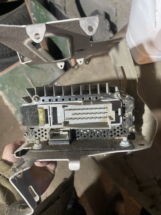 Усилитель Мерседес w220